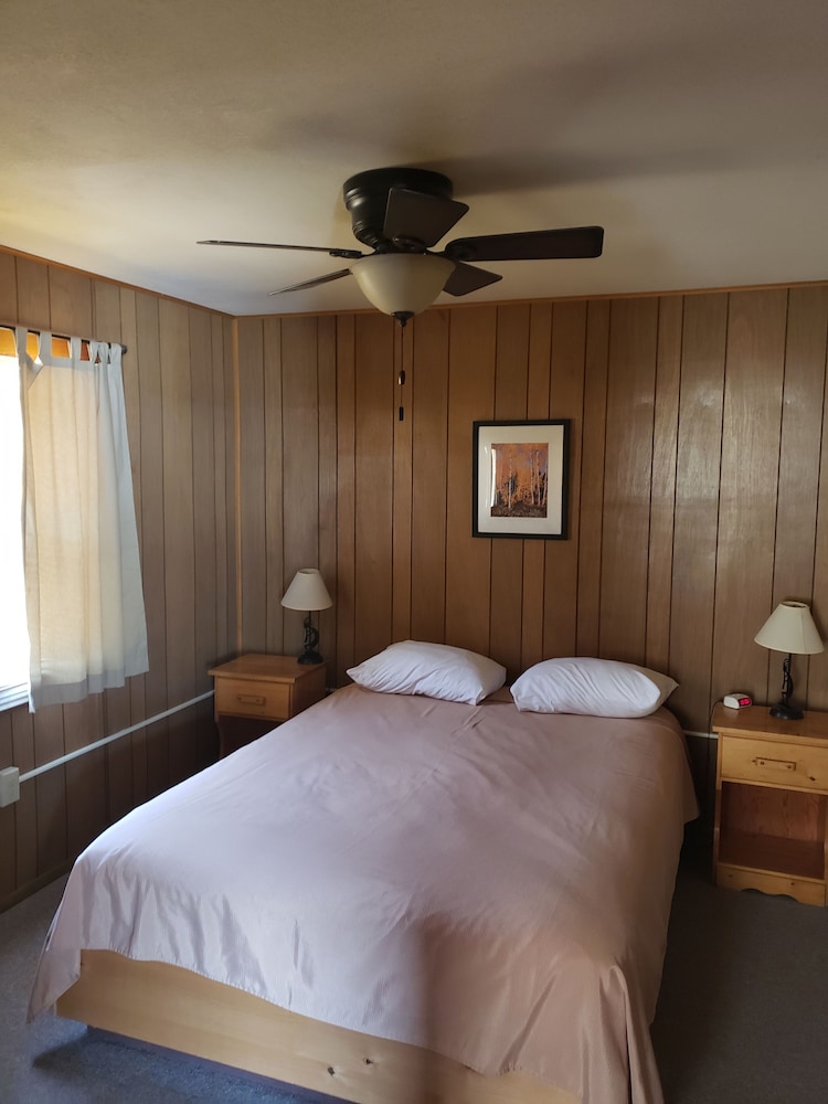 Basic Cabin photo 1
