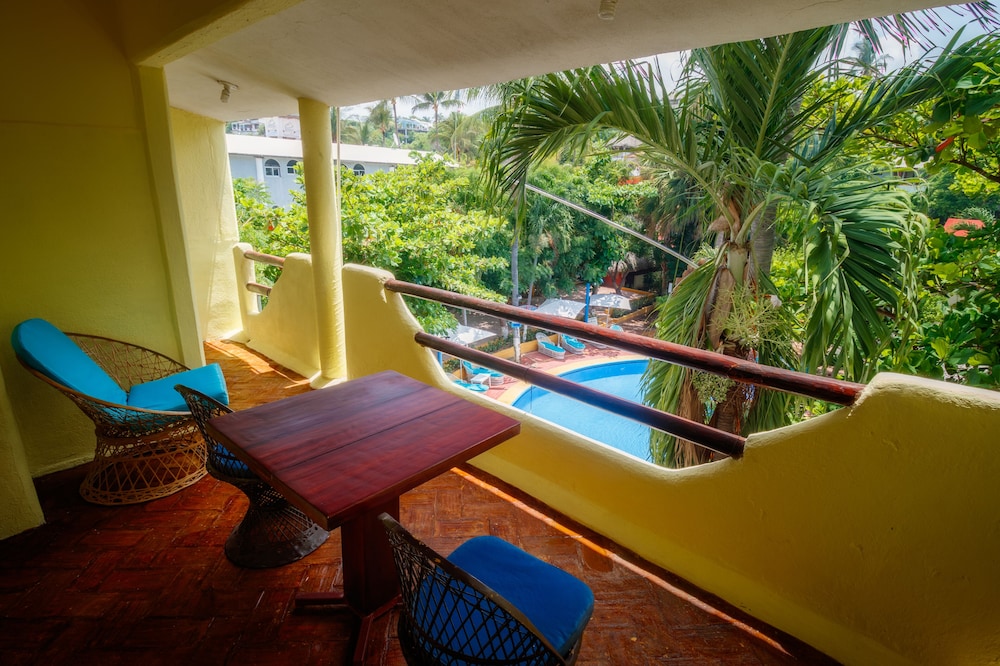 Superior Bungalow, Pool View