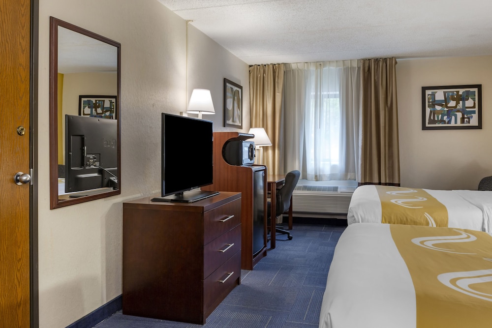Standard Room, 2 Queen Beds, Non Smoking photo 3