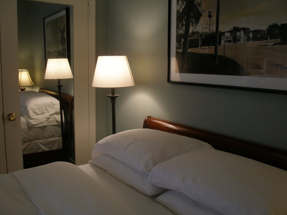 Dakota Room