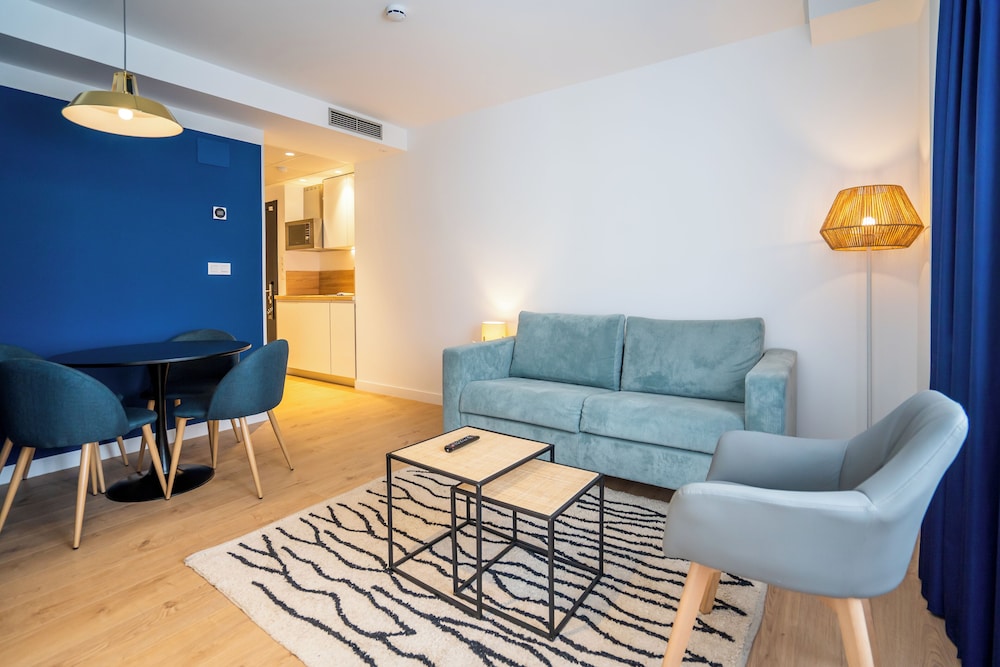 Executive Studio, Balcony (1 Adult) photo 2