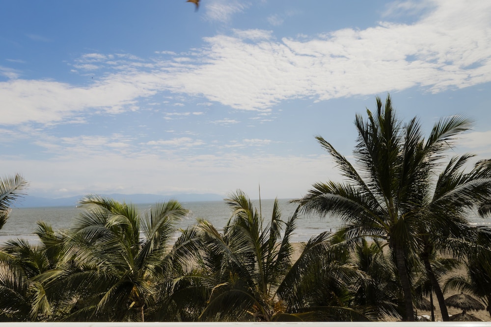 Superior Room, 2 Double Beds, Ocean View, Beachfront - Photo 8
