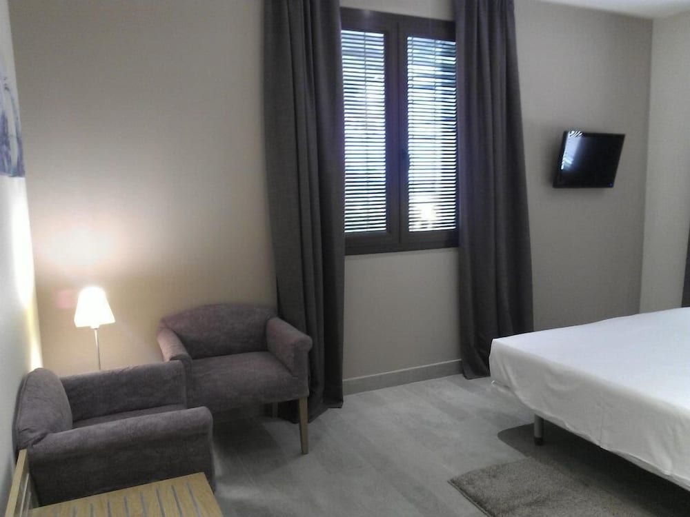Single Room photo 2