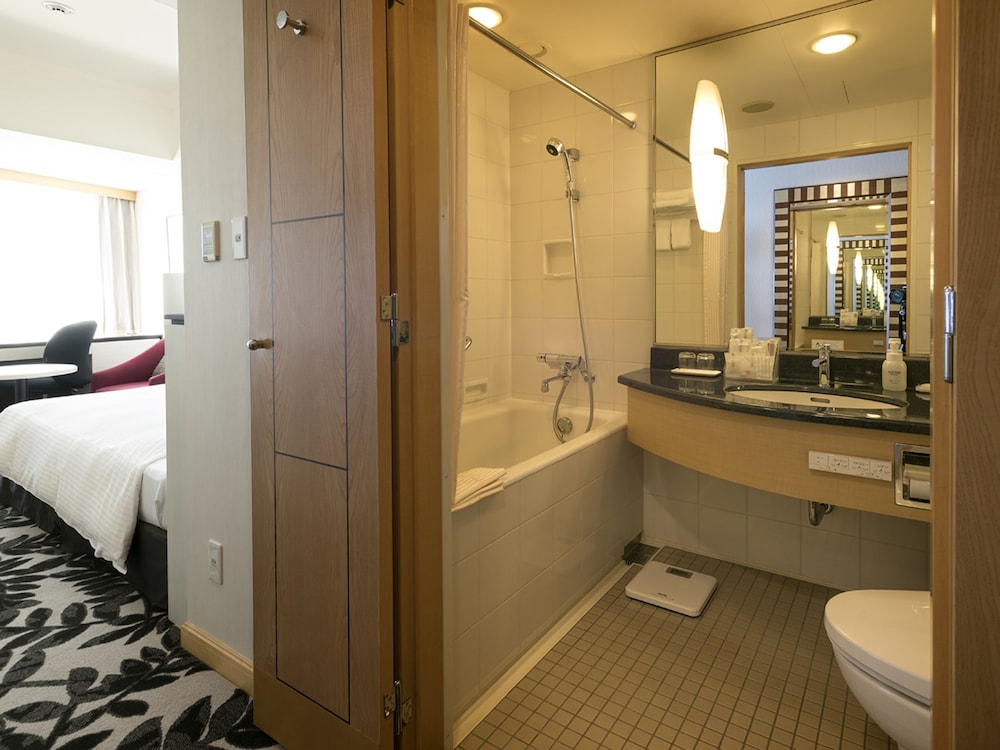 Premium Room, Multiple Beds, City View - Photo 5