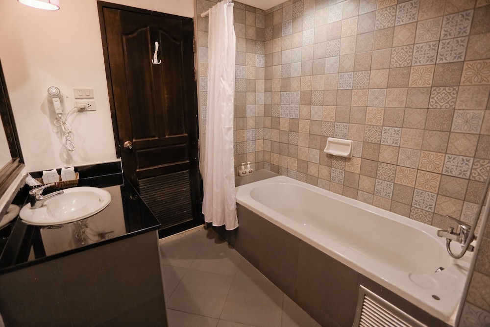 Deluxe Twin Room - Photo 3