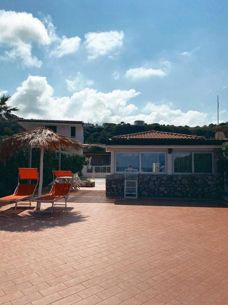 House, 2 Bedrooms, Patio, Sea View