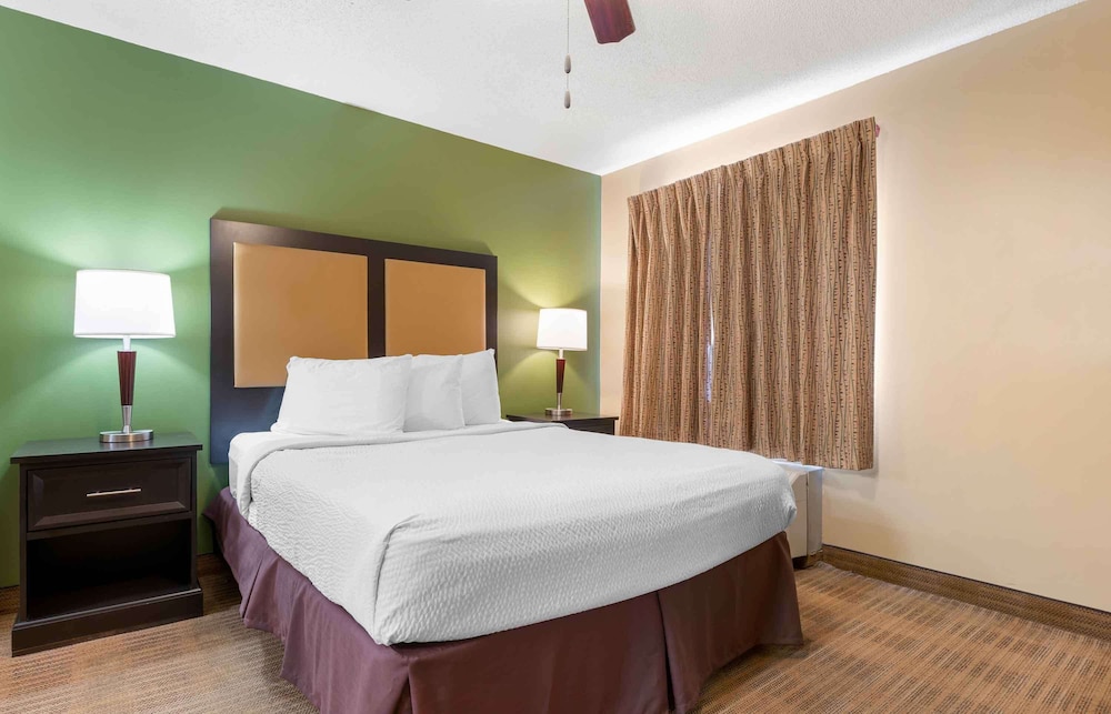 Room, 1 Queen Bed, Non Smoking, Kitchen (Sofa Bed) - Photo 4