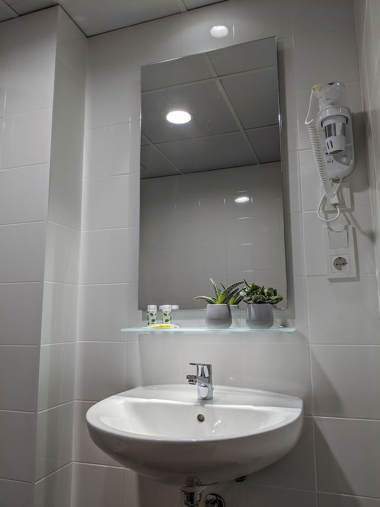 Double Room (Interior) - Photo 3