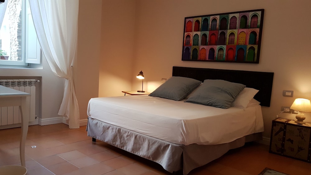 Comfort Double Room, 1 Queen Bed, Ensuite, Courtyard Area photo 1