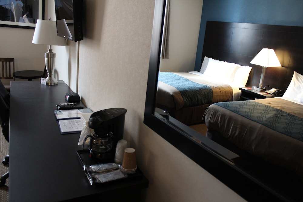 Standard Room, 2 Double Beds, Non Smoking - Photo 4