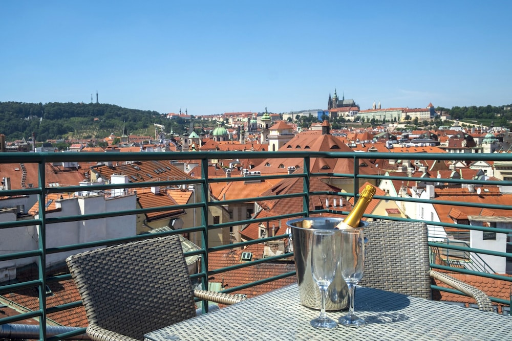 Studio Suite, Terrace