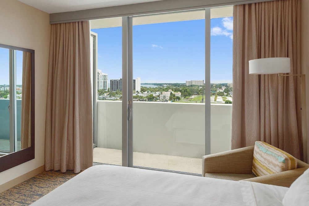 Room, 2 Queen Beds, Balcony, Bay View photo 3