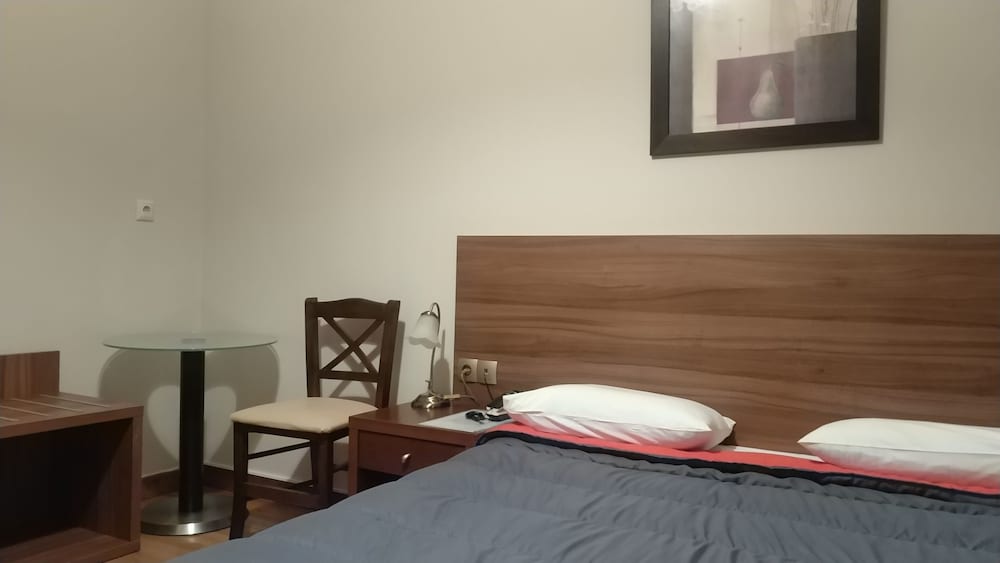 Single Room - Photo 3