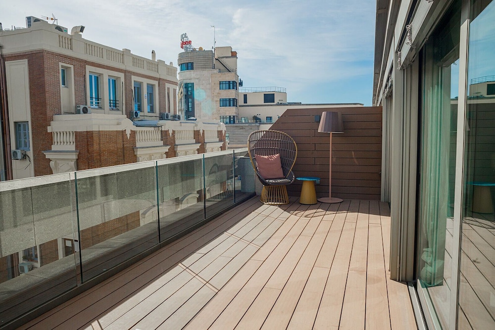 City Apartment, 1 Bedroom, Terrace, City View - Photo 6
