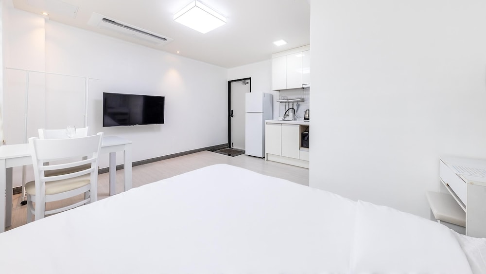 Basic Room, 1 Bedroom (202) - Photo 1