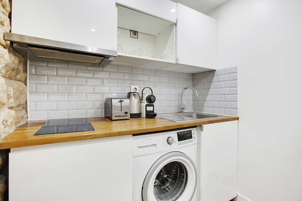 Apartment photo 2