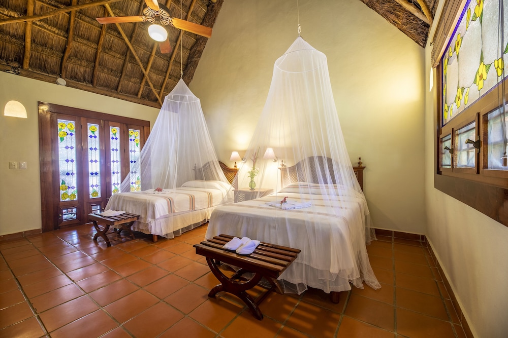 Royal Mayan Bungalow with Loft - Photo 3