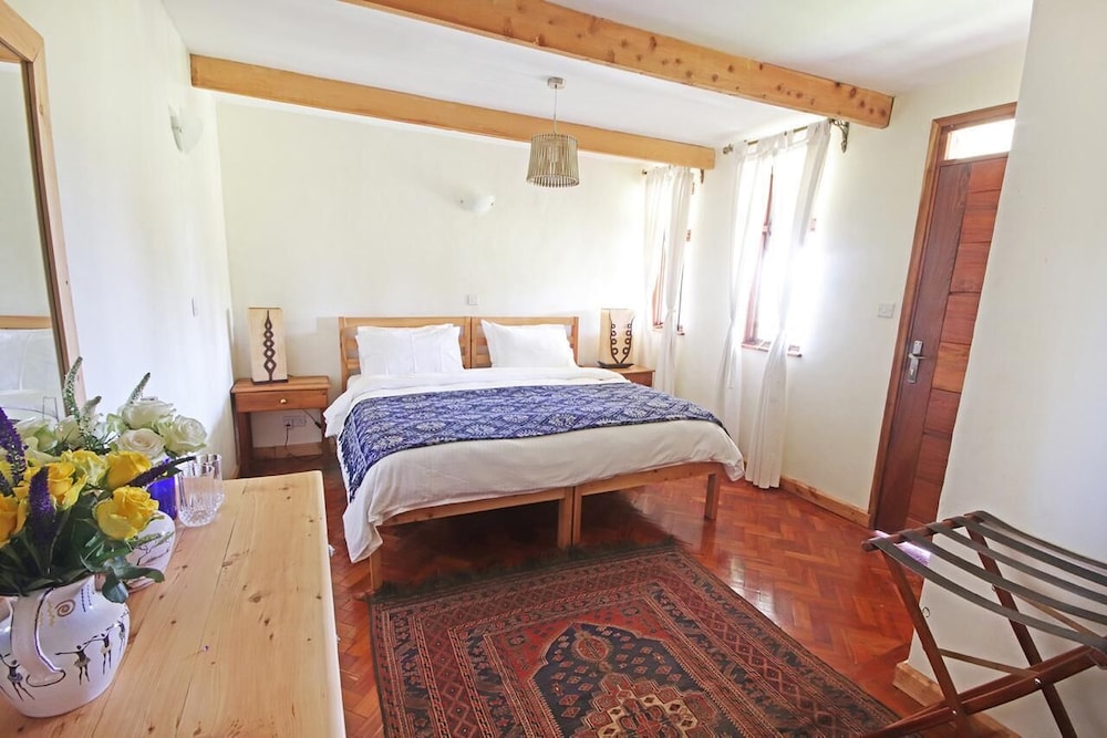 Self-catering Unit (Fuchsia) photo 1