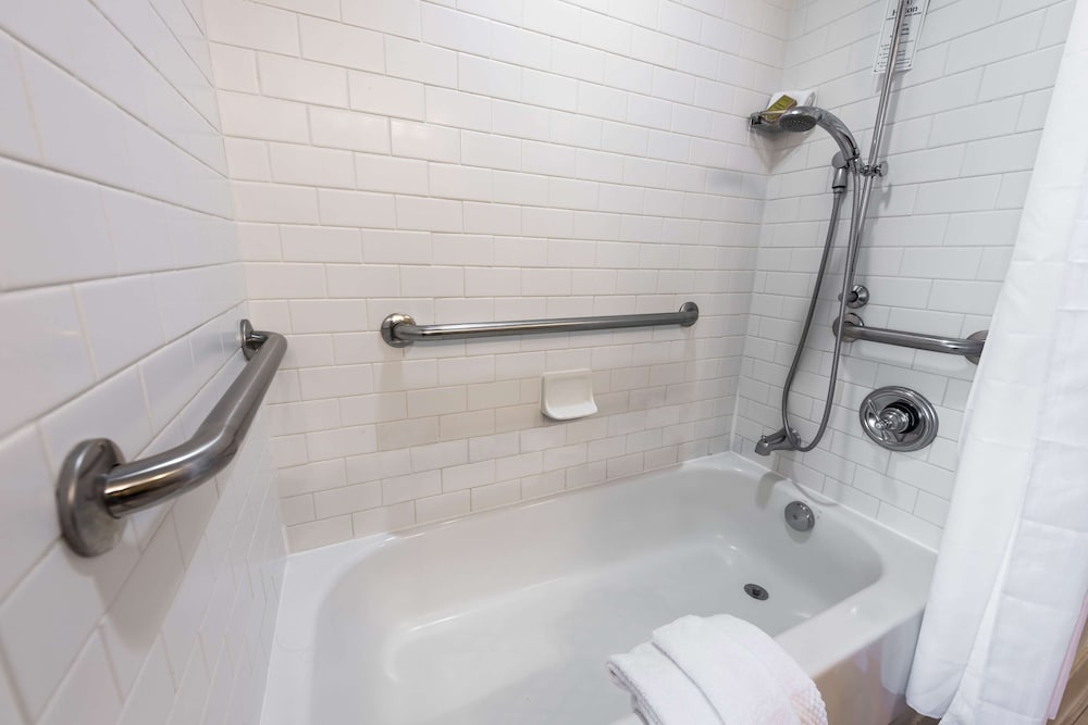 2 Double Beds, Accessible, City View - Photo 4