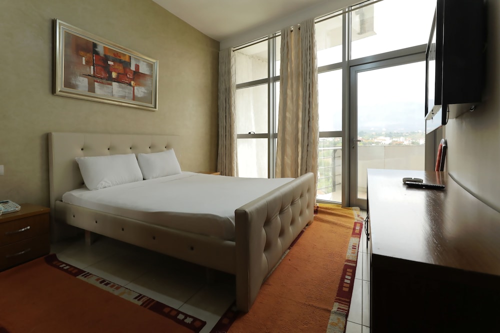 Comfort Double Room, Smoking, Mountain View