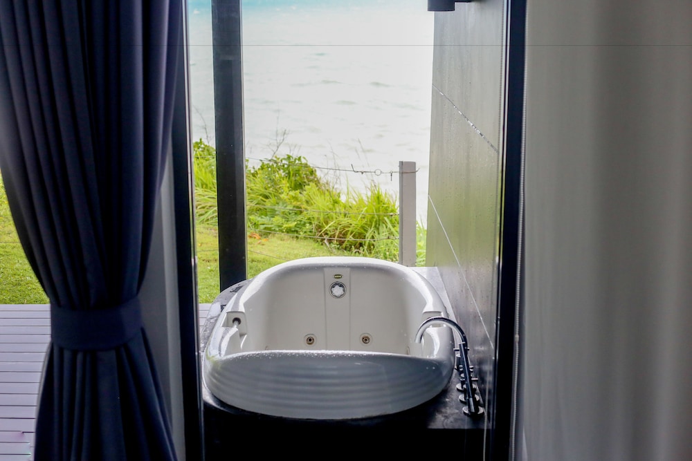The Privilege Suite with Spectacular Sea View - Photo 9