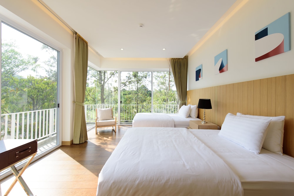 Suite with Mountain View - Photo 1
