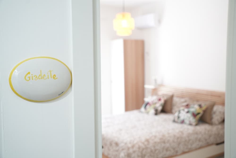 Room, City View