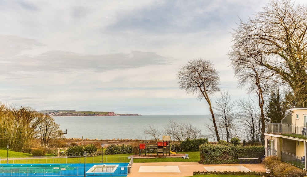 Twin or Family Room with Seaview - Photo 4