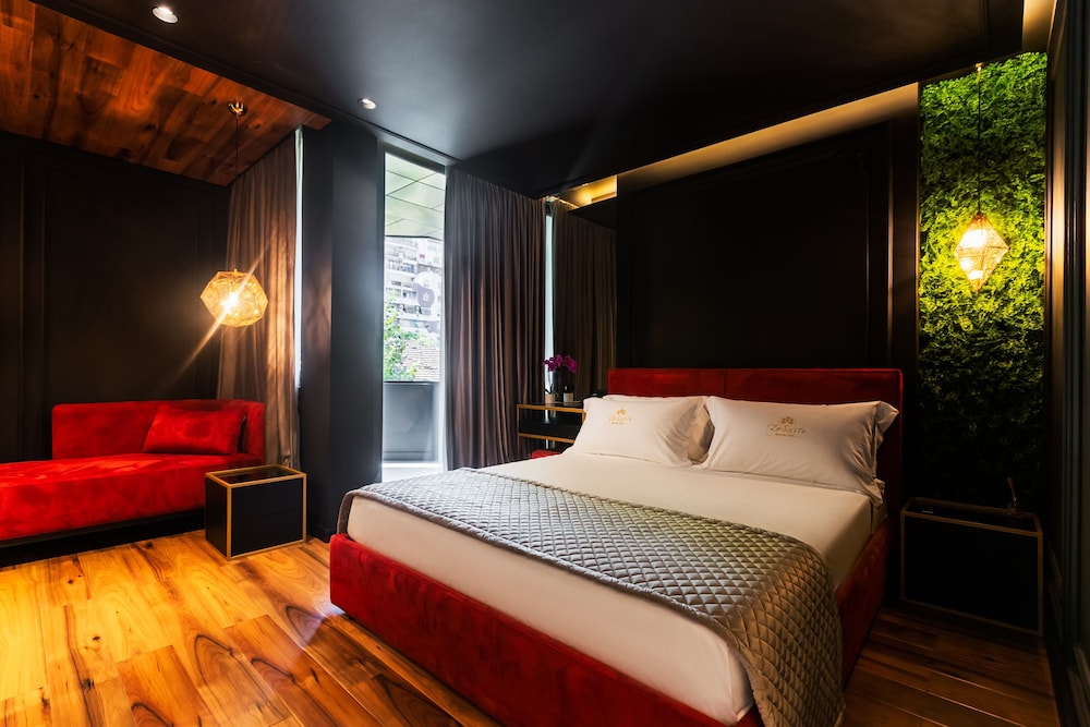 Deluxe Room (Iconic 301)