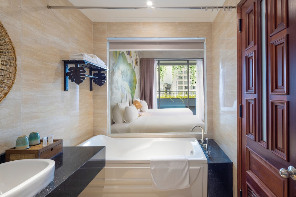 Superior Room, Sea View - Photo 10