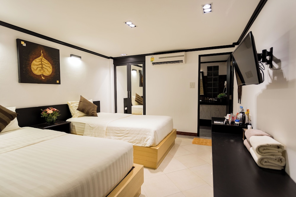 Family Quadruple Room, Multiple Beds, Garden Area photo 2
