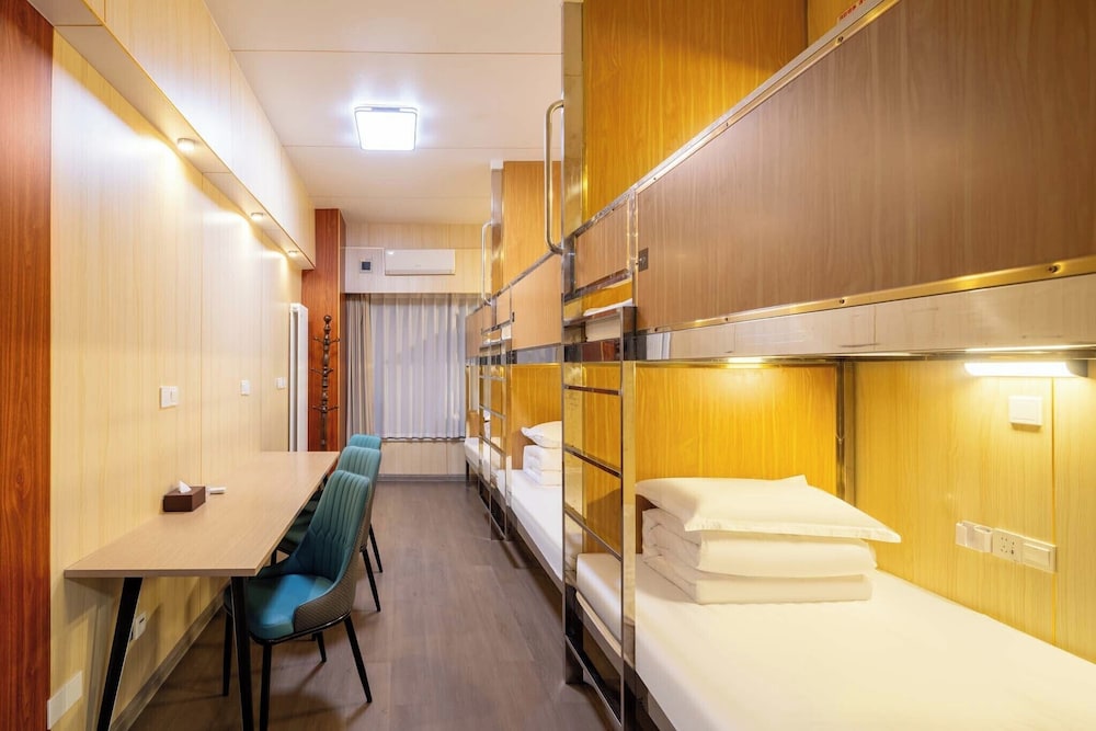 Basic Shared Dormitory, City View