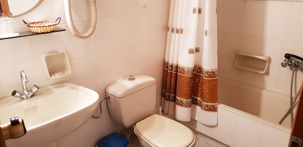 Triple Room, City View photo 2