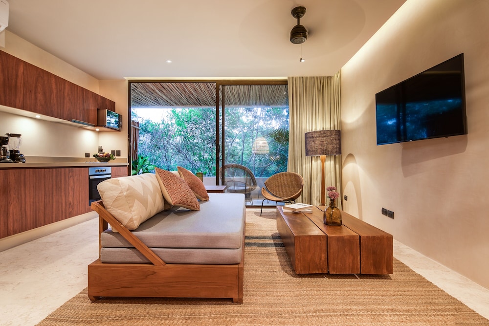 Deluxe Studio, 1 King Bed with Sofa bed, Terrace, Garden View - Photo 5