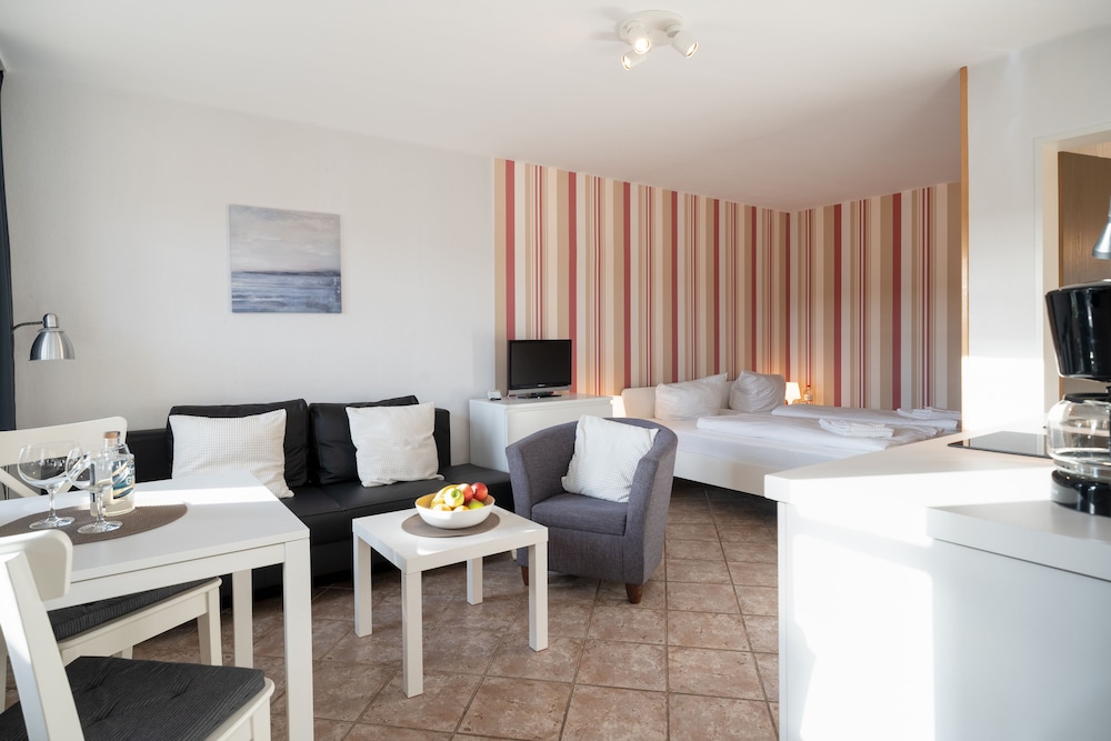 Basic Triple Room photo 1