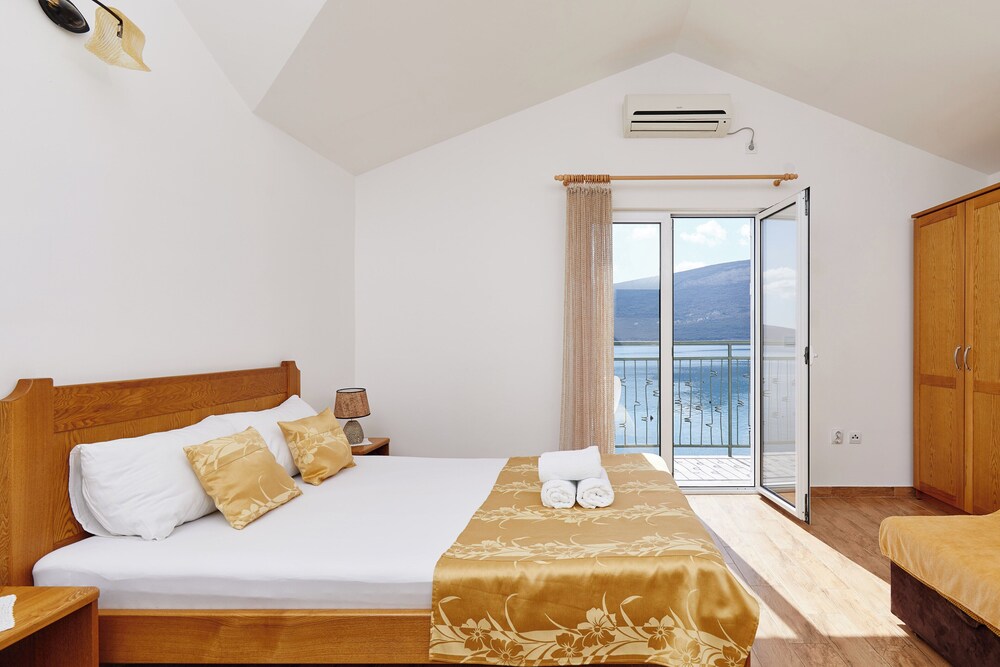 Panoramic Studio, Sea View
