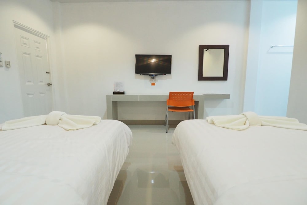 Standard Twin Room photo 3