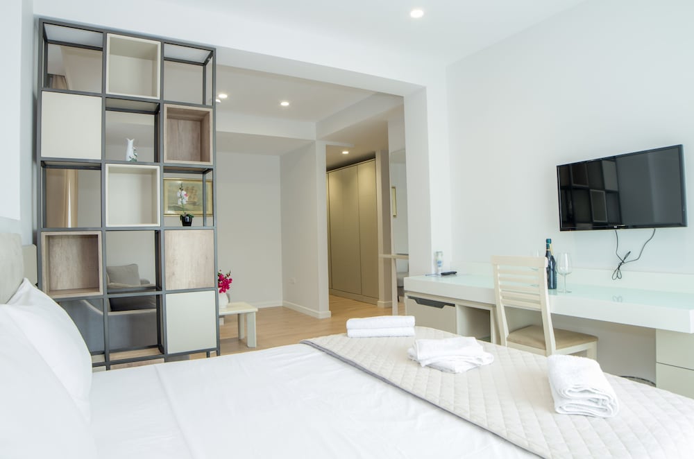 Quadruple Room, Partial Sea View photo 1