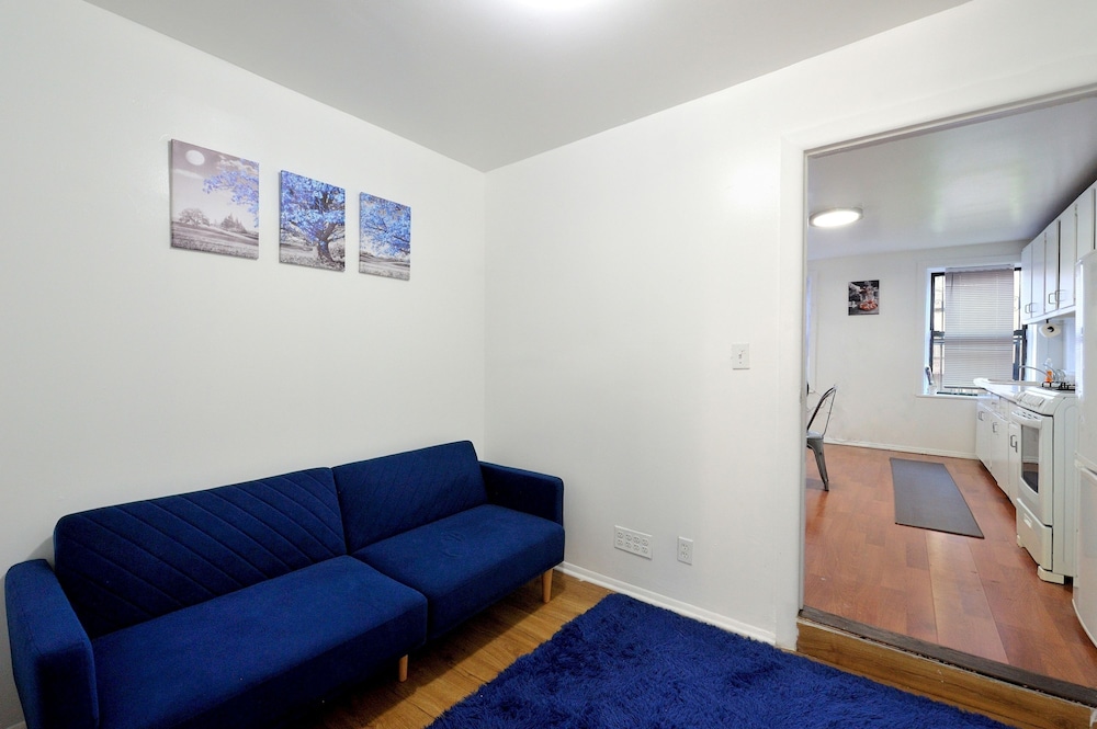 Apartment photo 2