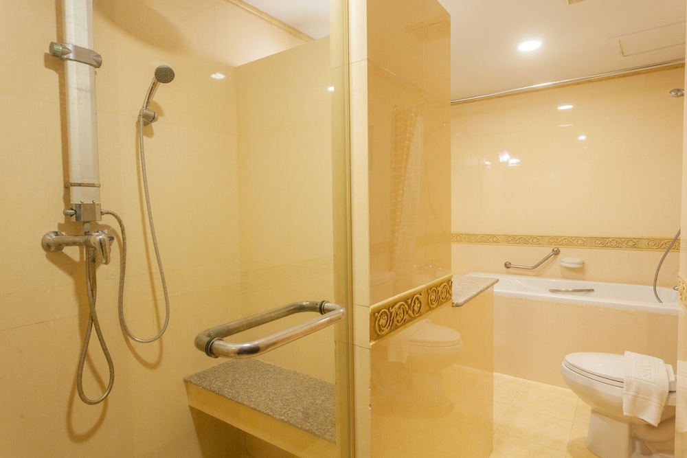 Suite - Photo 5