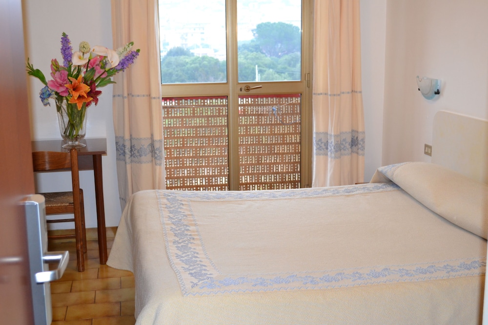 Premium Triple Room - Photo 1