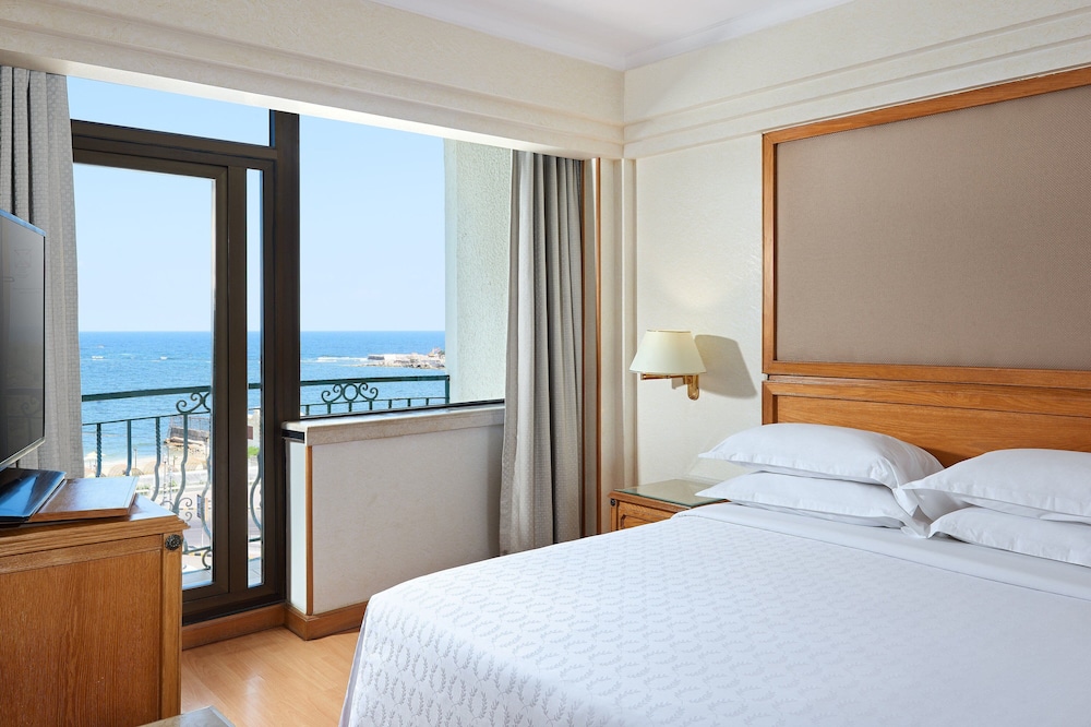 Junior Suite, 1 Queen Bed, Balcony, Sea View - Photo 1
