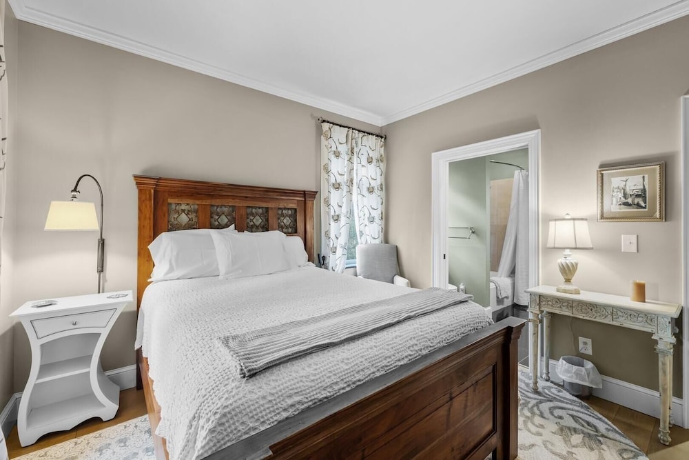 House, 2 Bedrooms