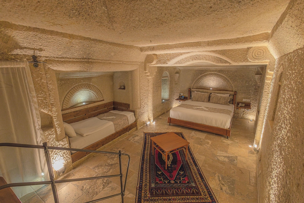 Superior Room (Cave) photo 2