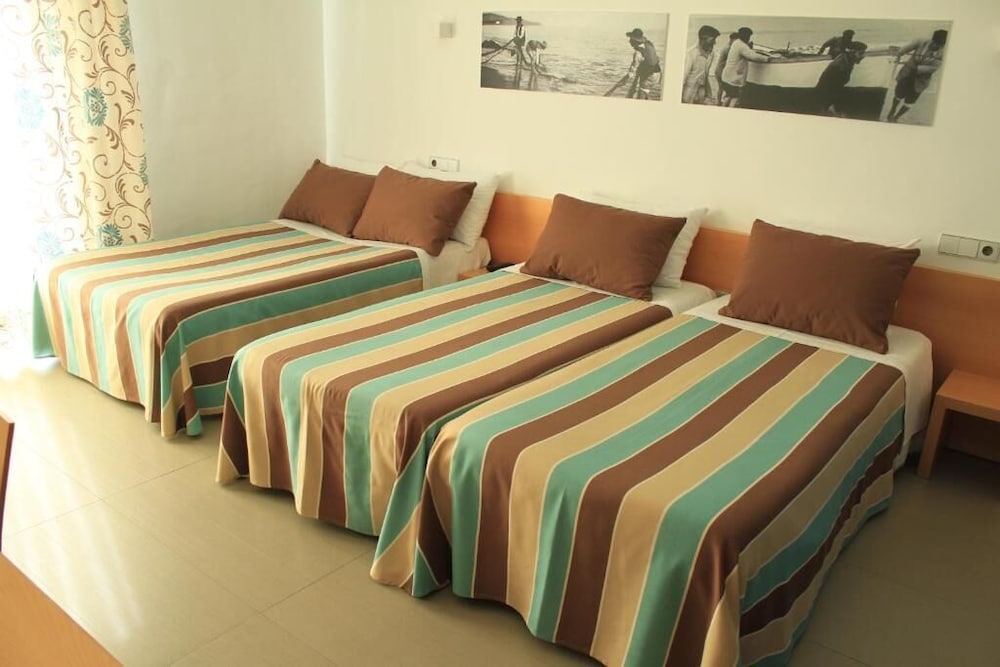 Family Triple Room photo 2