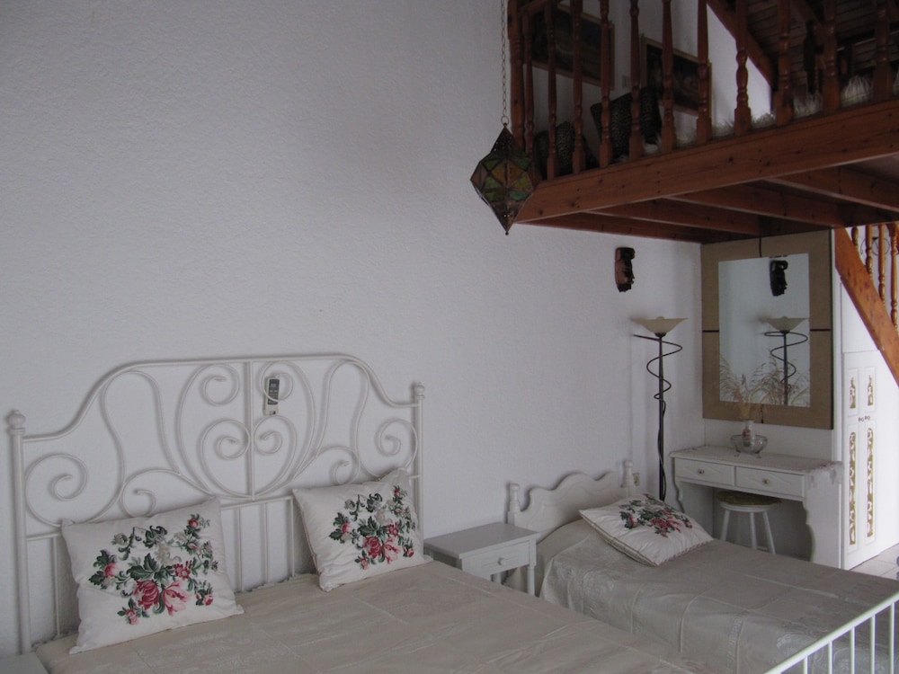 Traditional Duplex, 2 Bedrooms, Balcony photo 1