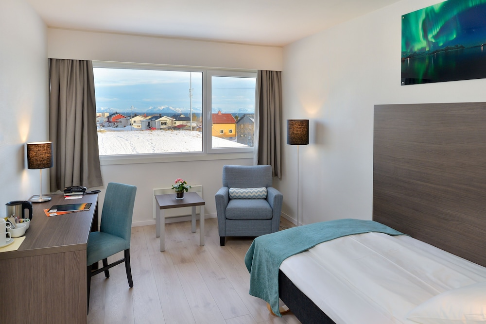 Standard Room, 1 Queen Bed photo 1
