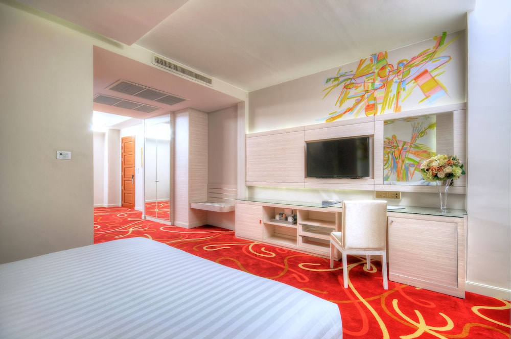 Junior Suite Room (No Window) photo 3
