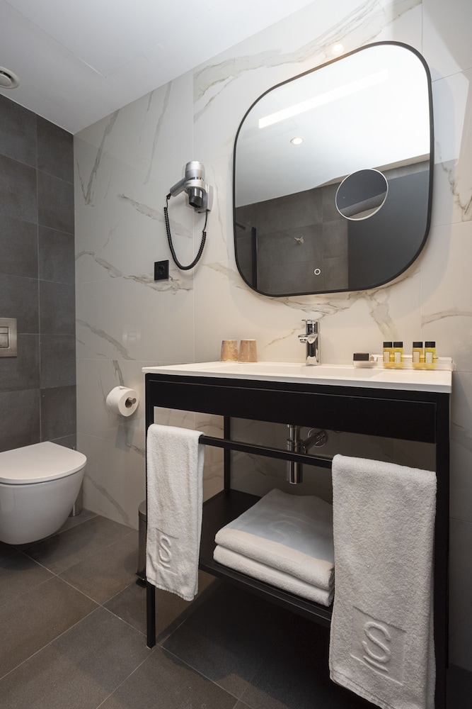 Family Apartment, 2 Bedrooms - Photo 10