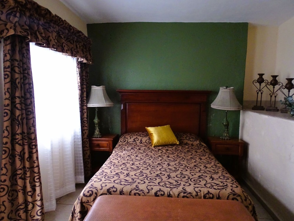 Suite 1 photo 1